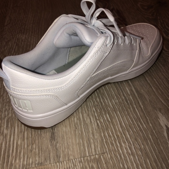 Puma - Picture 2 of 4